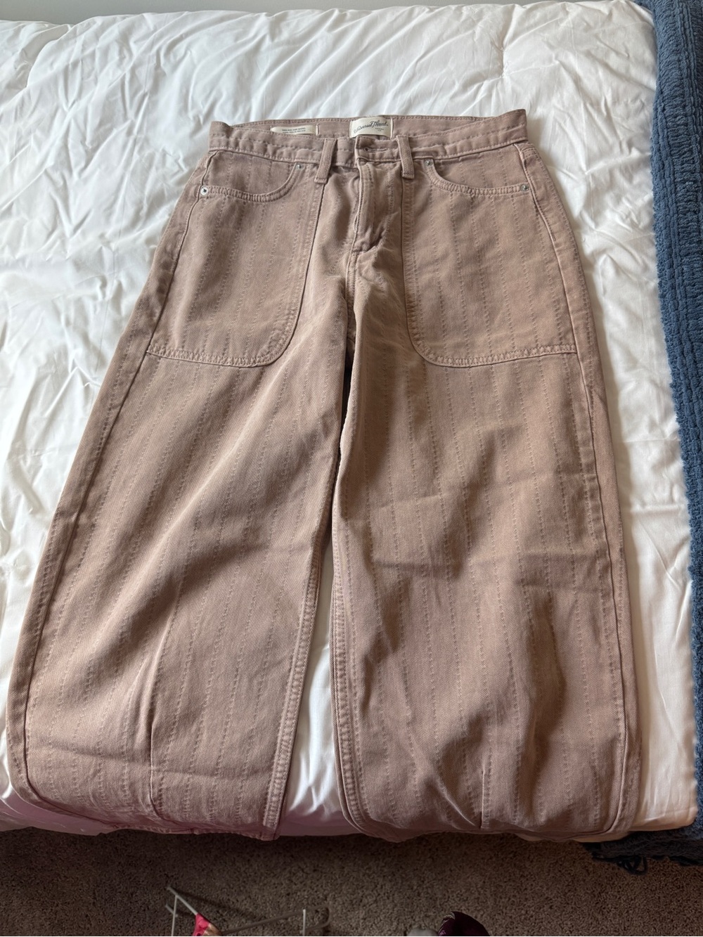 Universal Thread Women's Wide-Leg Chinos in Taupe
